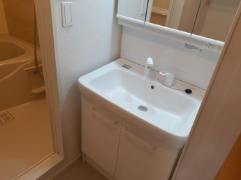 コンパクトで使いやすい洗面所