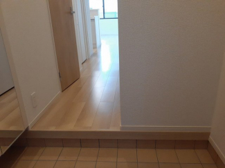 明るい玄関です