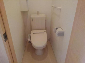 シンプルで使いやすいトイレです