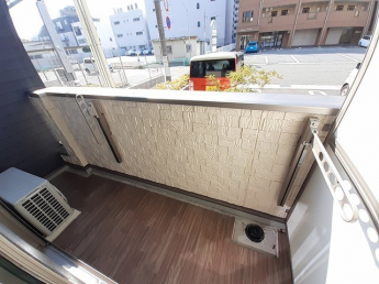 お洗濯にも便利なバルコニー付き