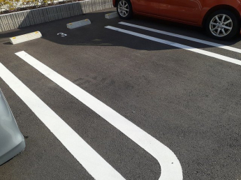 車をお持ちの方に嬉しい駐車場付きの物件です