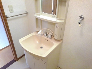 コンパクトで使いやすい洗面所
