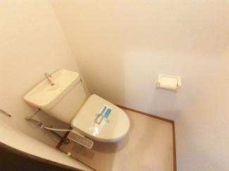 コンパクトで使いやすいトイレです