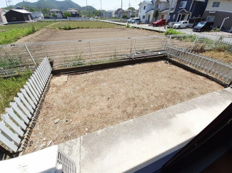 落ち着いた時間を過ごせるバルコニーです
