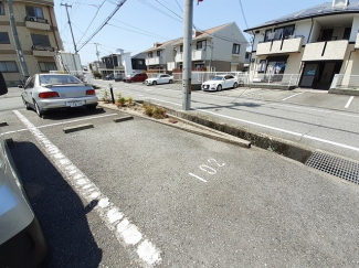駐車場があるので、車を買う予定の方も安心です