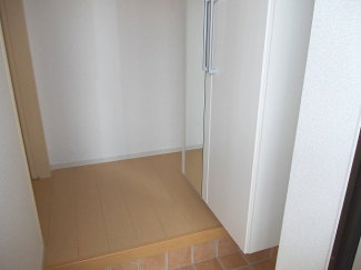 収納もある玄関です
