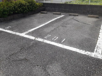 【駐車場】