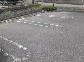 【駐車場】