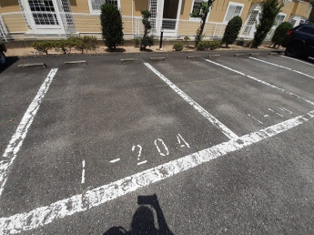【駐車場】
