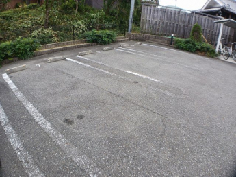 【駐車場】
