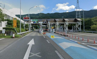 三島川之江ＩＣまで1110m