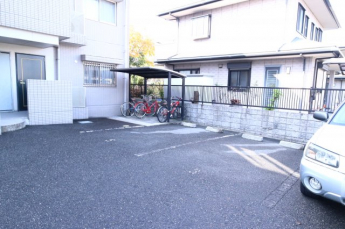 【駐車場】