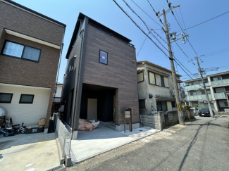 【前面道路含む現地写真】