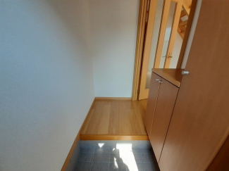 落ち着いた玄関です