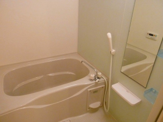 コンパクトで使いやすいお風呂です