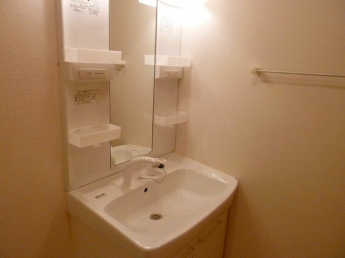 明るい洗面所です