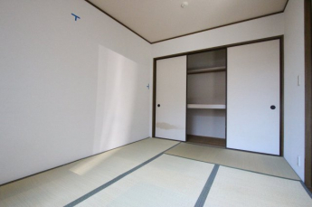 和室、ちょっとしたくつろぎスペースにいかがでしょうか