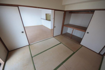 ゆったりとくつろげる和室です