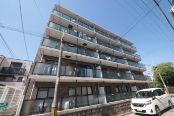 落ち着いた雰囲気の外観です