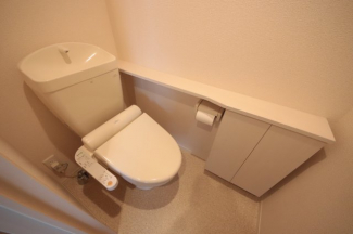 コンパクトで使いやすいトイレです