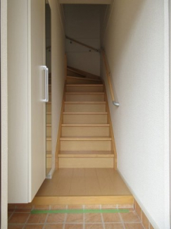 収納もある玄関です