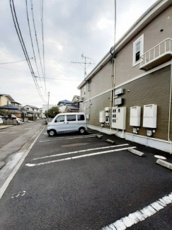 車をお持ちの方に嬉しい駐車場付きの物件です
