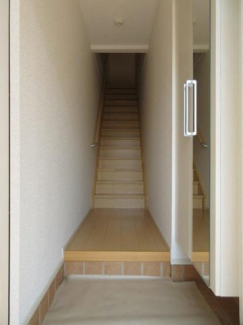 明るい玄関です