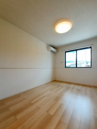 内装は落ち着いています