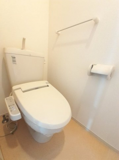 コンパクトで使いやすいトイレです