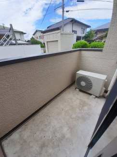 お洗濯にも便利なバルコニー付き
