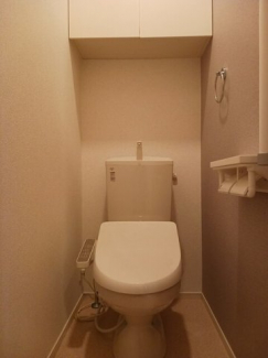 ゆったりとした空間のトイレです