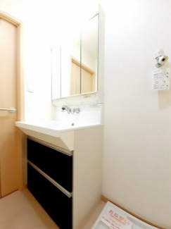 コンパクトで使いやすい洗面所
