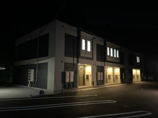 外観写真（夜）