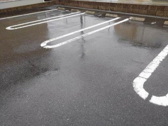 【駐車場】