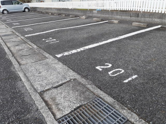 【駐車場】