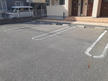 【駐車場】