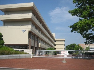 加東市立社中学校まで794ｍ