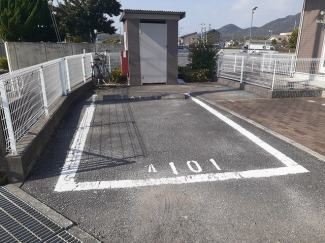 【駐車場】