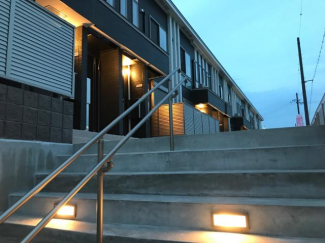 外観写真（夜）