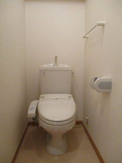 コンパクトで使いやすいトイレです