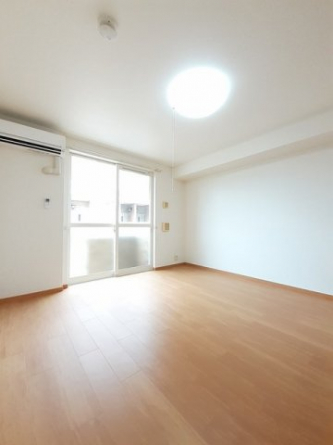 明るい色調の室内です