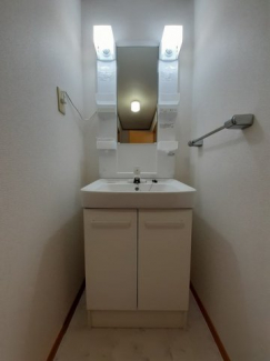 明るい洗面所です