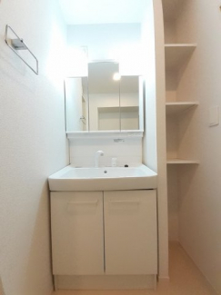 コンパクトで使いやすい洗面所