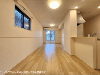 明るい色調の室内です