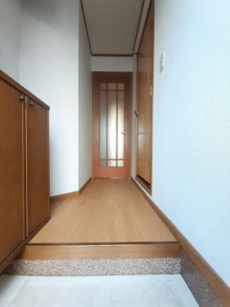 明るい玄関です