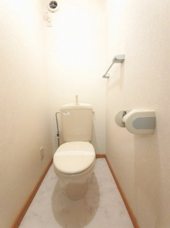 シンプルで使いやすいトイレです