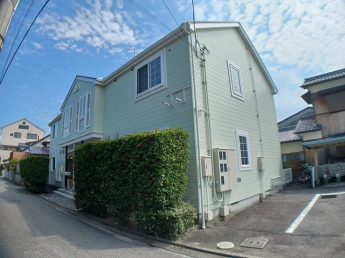 落ち着いた雰囲気の外観です