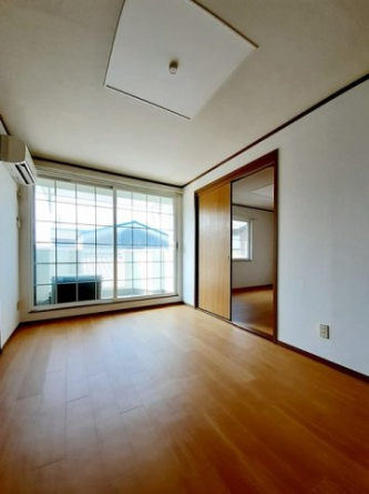 中はこのようになっています