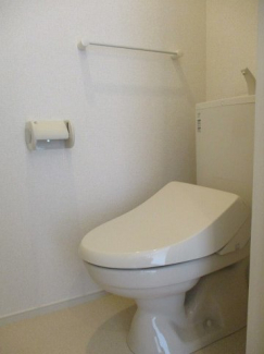清潔感のあるトイレです