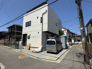 【前面道路含む現地写真】